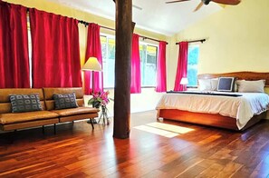 1 habitación, tabla de planchar con plancha, wifi gratis y ropa de cama 