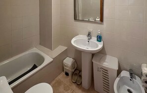Bath - Cozy apartment in Torrevieja with WiFi (Torrevieja)