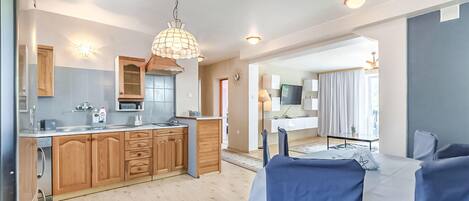 Kjøleskap, kokeplater og oppvaskmaskin