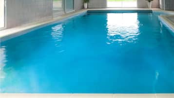 Indendørs pool, opvarmet pool