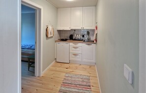 冷蔵庫、コンロ、コーヒー / ティーメーカー