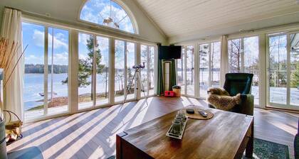Awesome home in Köpmannebro with lake view