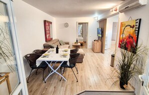 Dining - Awesome apartment in Sibenik with WiFi (Sibenik)