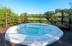 Outdoor spa tub - 4 bedroom lovely home in San Giovanni (San Giovanni)
