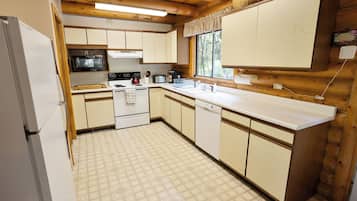 KĂŒhlschrank, Mikrowelle, Ofen, Herdplatte