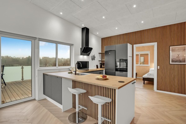 Fridge, oven, dishwasher, coffee/tea maker