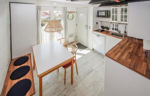 Kühlschrank, Mikrowelle, Herdplatte, Geschirrspüler