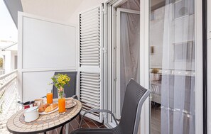 Outdoor dining - 3 bedroom amazing apartment in Srima (Srima)