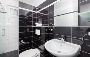 Shower, hair dryer - 3 bedroom amazing apartment in Srima (Srima)
