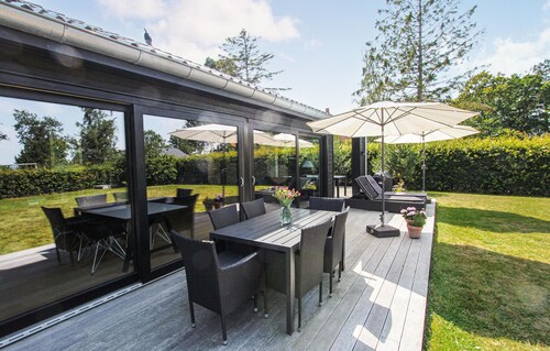 Awesome home in Samsø with WiFi