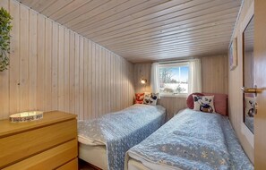 3 bedrooms, travel cot, free WiFi