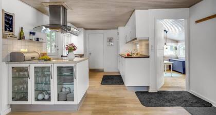 Amazing home in Ansager with lake view