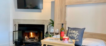 Luxueux condo au centre-ville de Magog avec foyer au bois et piscine