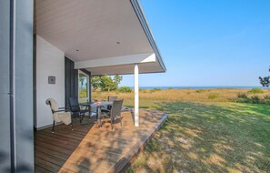 Outdoor dining - Gorgeous home in Samsø with kitchen (Samsø)