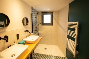 Shower, hair dryer, towels, toilet paper - Chalet panoramic view - Vanoise (Bozel)