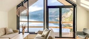 3 bedroom lovely home in Hebnes