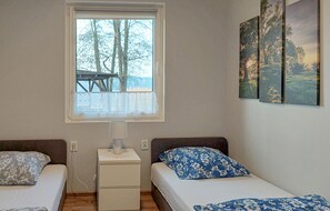 2 bedrooms, free WiFi, bed sheets