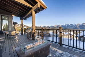 Outdoor dining - Stunning Luxury Home in Spanish Peaks Mountain Club, Yellowstone, Big Sky  (Big Sky)