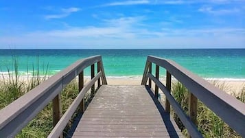 Solsenger og strandhåndklær