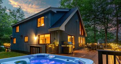 Bears Den Chalet | Hot Tub, Community Pool & More!