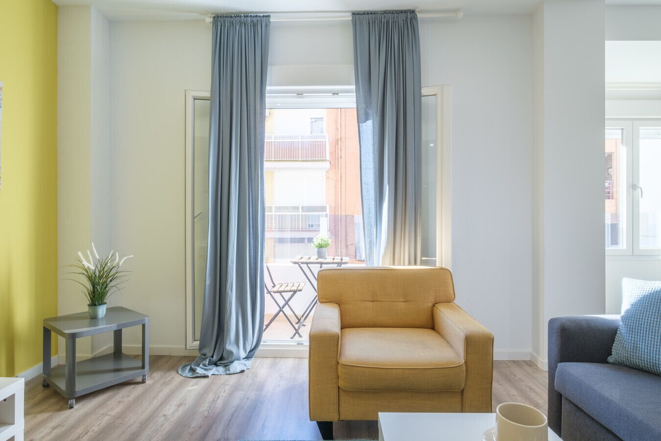 Modern, Stylish Apartment With Balcony - Valencia Airport (VLC)
