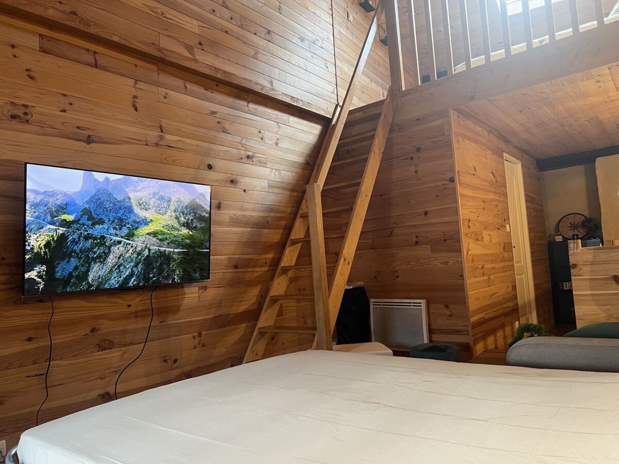 2 habitaciones, tabla de planchar con plancha, internet y ropa de cama 