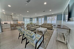 TV - Luxurious New Home Private Pool Ocean Views (Panama City Beach)