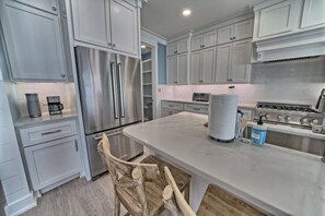 Fridge, microwave, oven, stovetop - Luxurious New Home Private Pool Ocean Views (Panama City Beach)