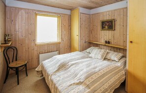 3 bedrooms, travel cot, free WiFi - Awesome home in Samsø with kitchen (Samsø)