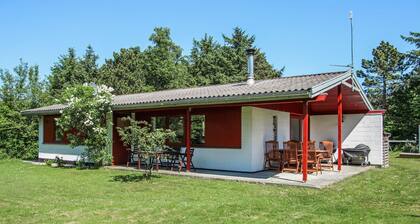 Awesome home in Samsø with kitchen
