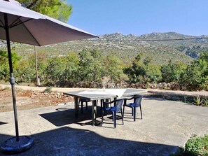 屋外ダイニングエリア