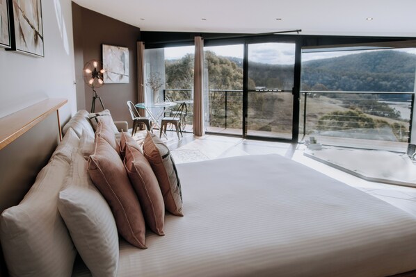 Down duvets, bed sheets