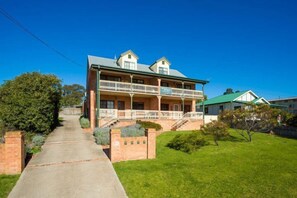 Exterior - The Beach Retreat Eden - Pet Friendly accommodation in the centre of Eden (Eden)