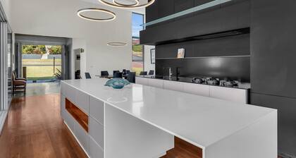 1 The Point - Pet friendly with a spa