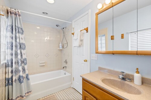 E. Rochester Darling - Sleeps 6!