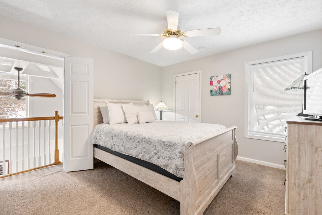 3 室のベッドルーム、アイロン / アイロン台、WiFi (無料)、ベッドシーツ