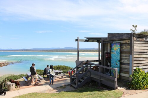 Beachcomber - Unit 1 Pet Friendly Apartments Located on Fishpen