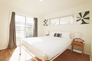 2 bedrooms, iron/ironing board, WiFi, bed sheets