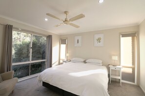 5 chambres, fer et planche à repasser, accès Internet, draps fournis