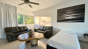 1 kamar tidur dan didekorasi berbeda-beda