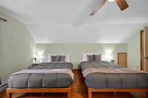 4 bedrooms, desk, iron/ironing board, travel crib
