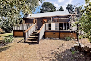 Exterior - Crackenback Cottage 1884: 2 bedroom (Crackenback)