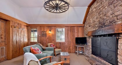 Crackenback Cottage 1884: 2 bedroom