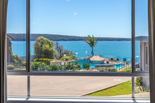 Eagle Heights - Scenic Unit: Great Pool and Gazebo