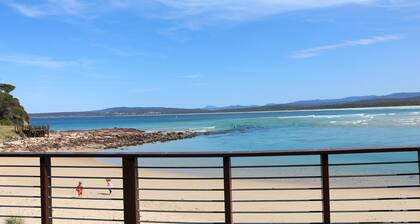 Kookaburra Beach House - Pet friendly 3 bedroom