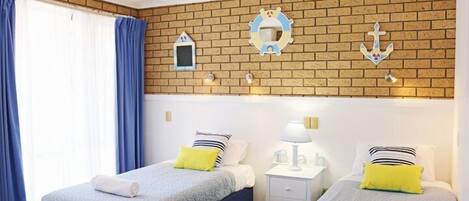 2 bedrooms, iron/ironing board, Internet, bed sheets