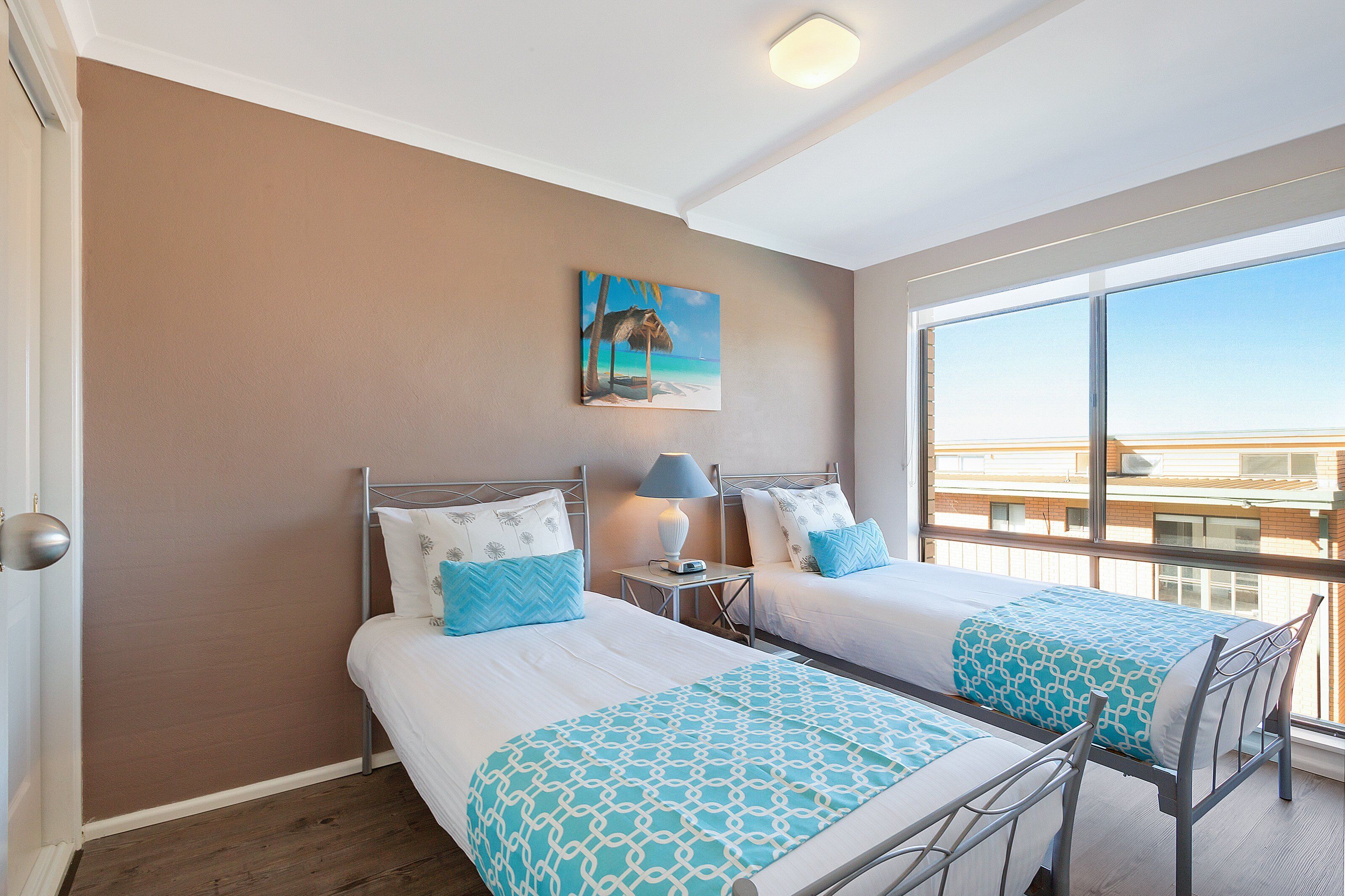 2 bedrooms, iron/ironing board, Internet, bed sheets