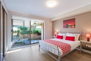 2 室のベッドルーム、アイロン / アイロン台、インターネット、ベッドシーツ