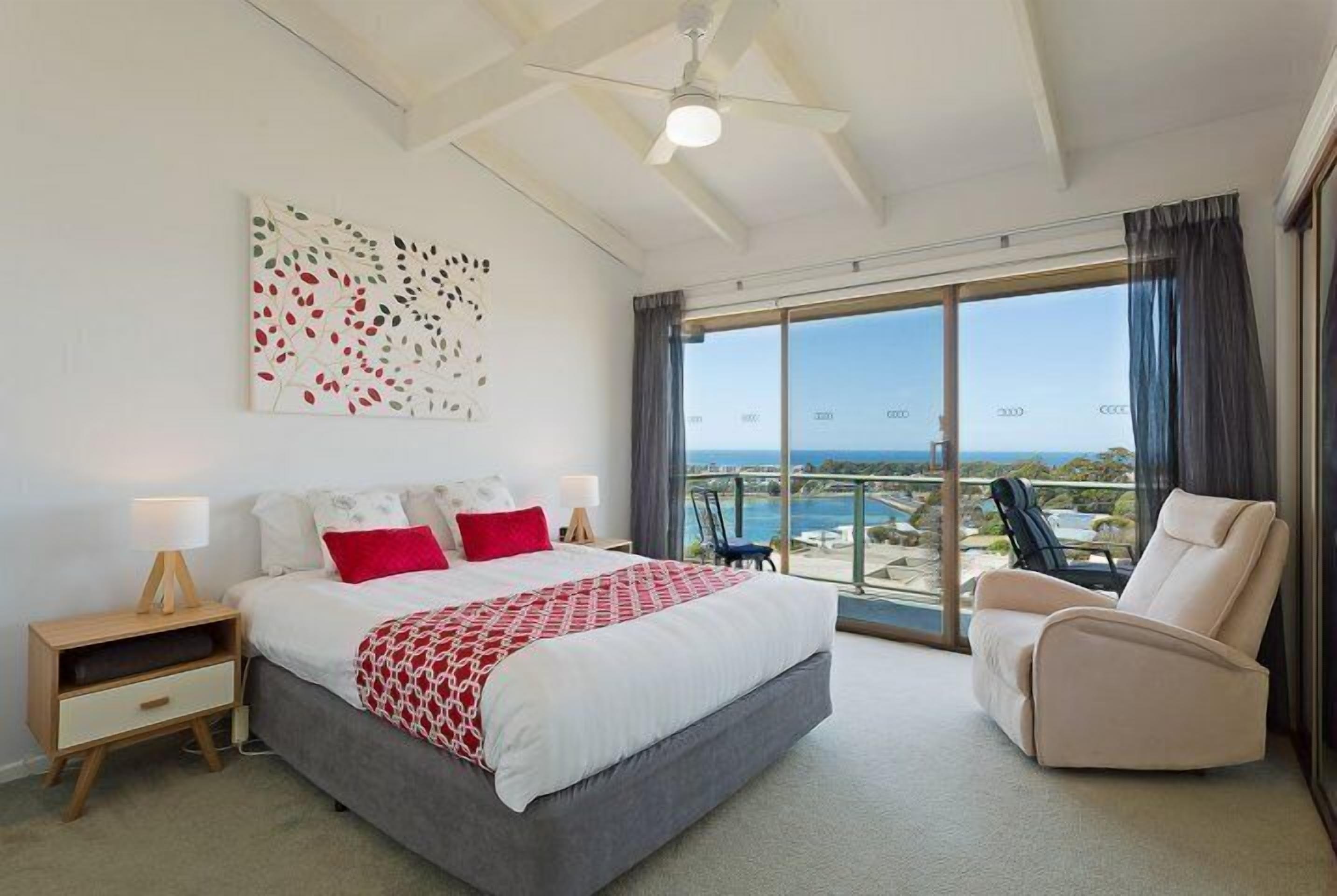 2 habitaciones, tabla de planchar con plancha, internet y ropa de cama 