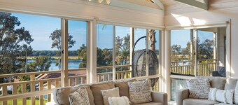 Pelican Lake House - 4 bedroom pet friendly